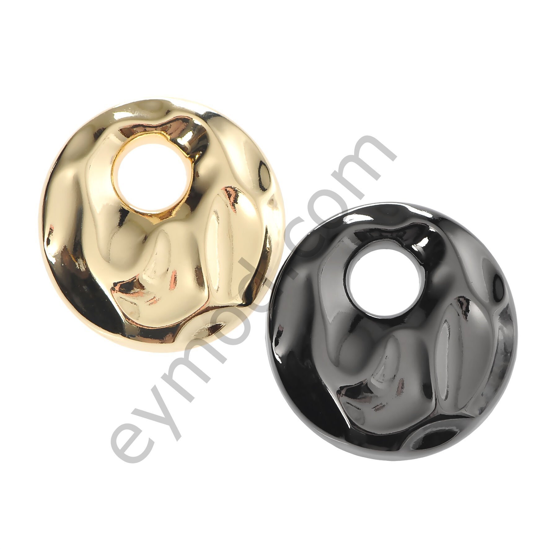 Kabartma Desenli Delikli Broş