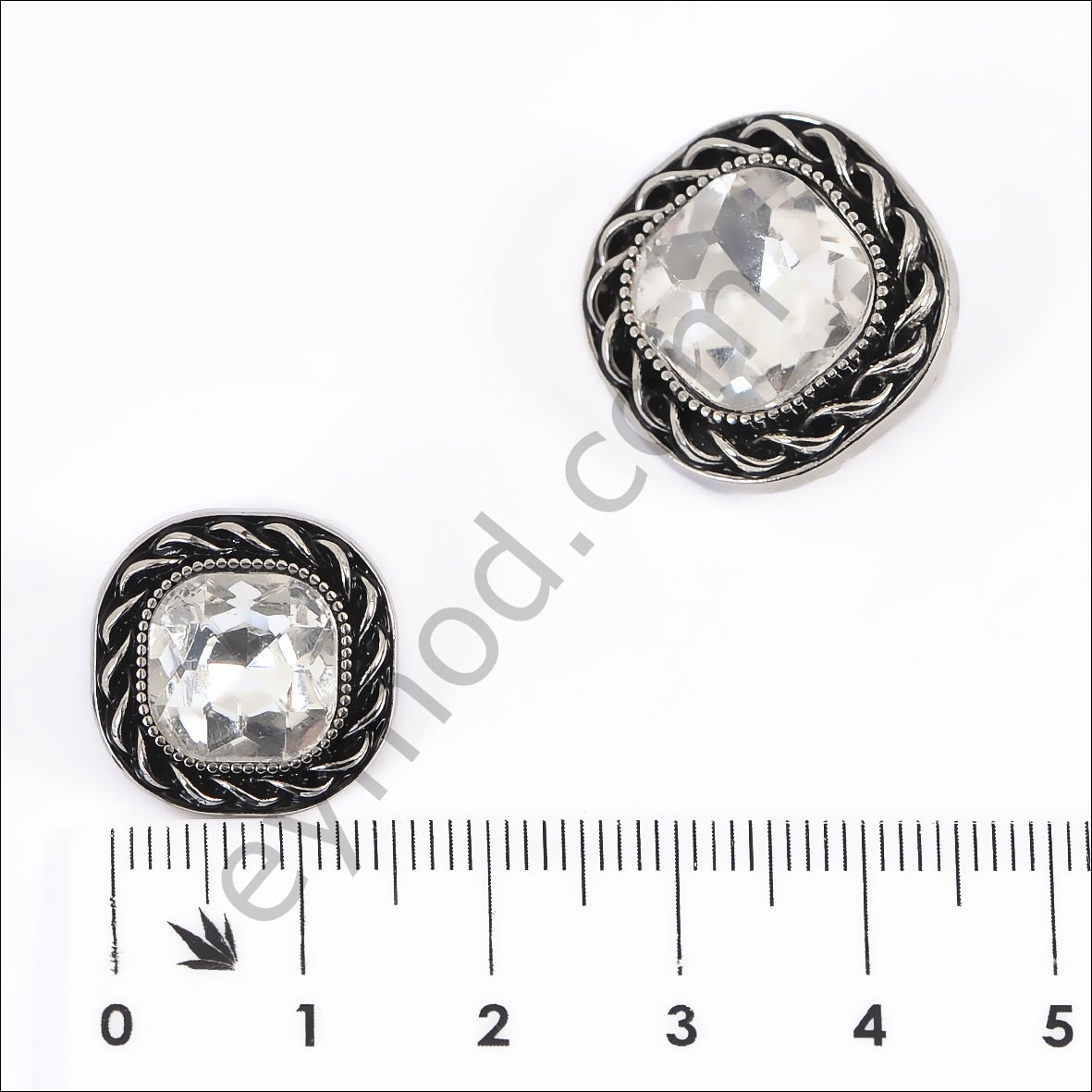 Tek Taşlı Kare Düğme DÜĞME BOYU 26L (~16 mm)