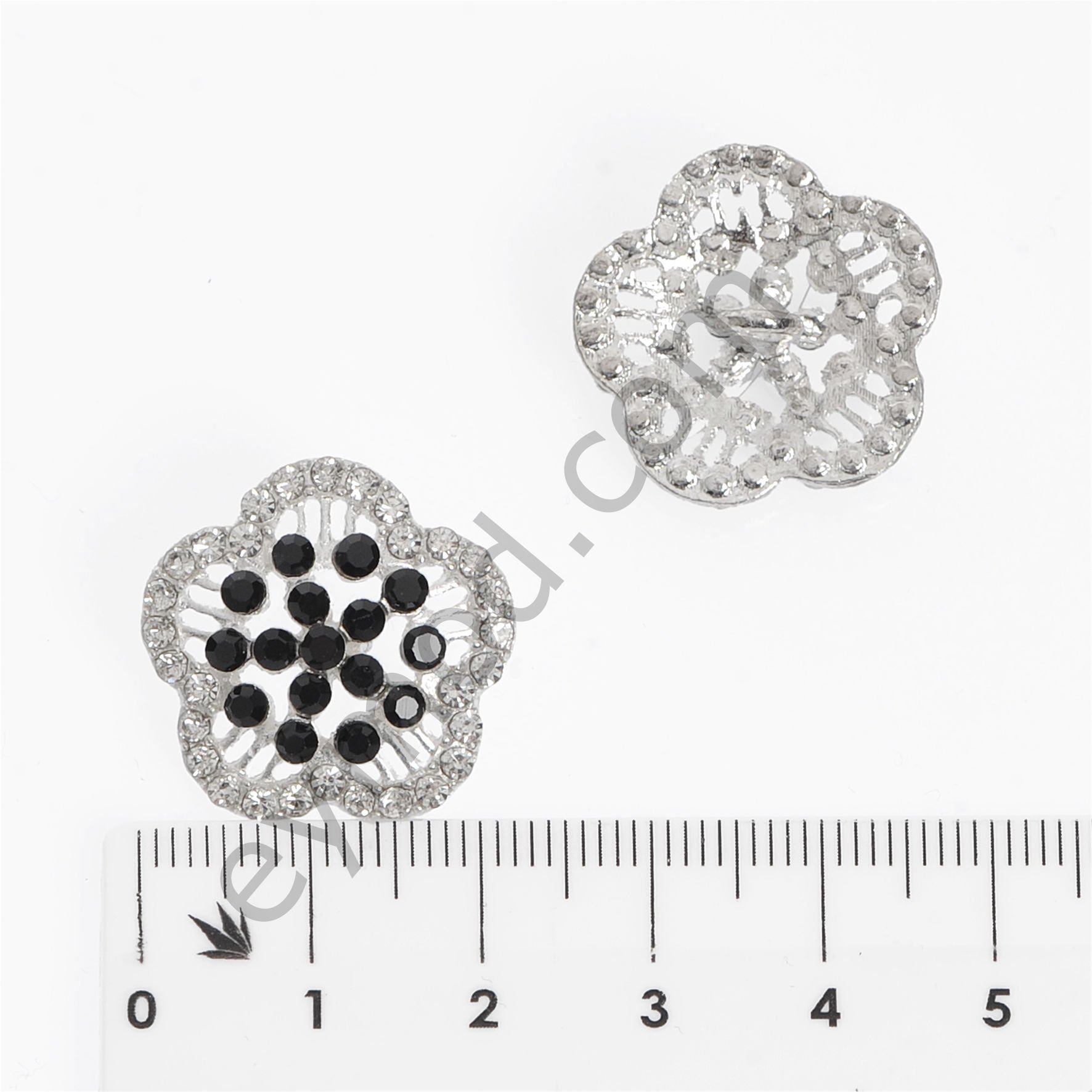 46 Taşlı Çiçek Yuvarlak Düğme DÜĞME BOYU 36L (~23 mm)